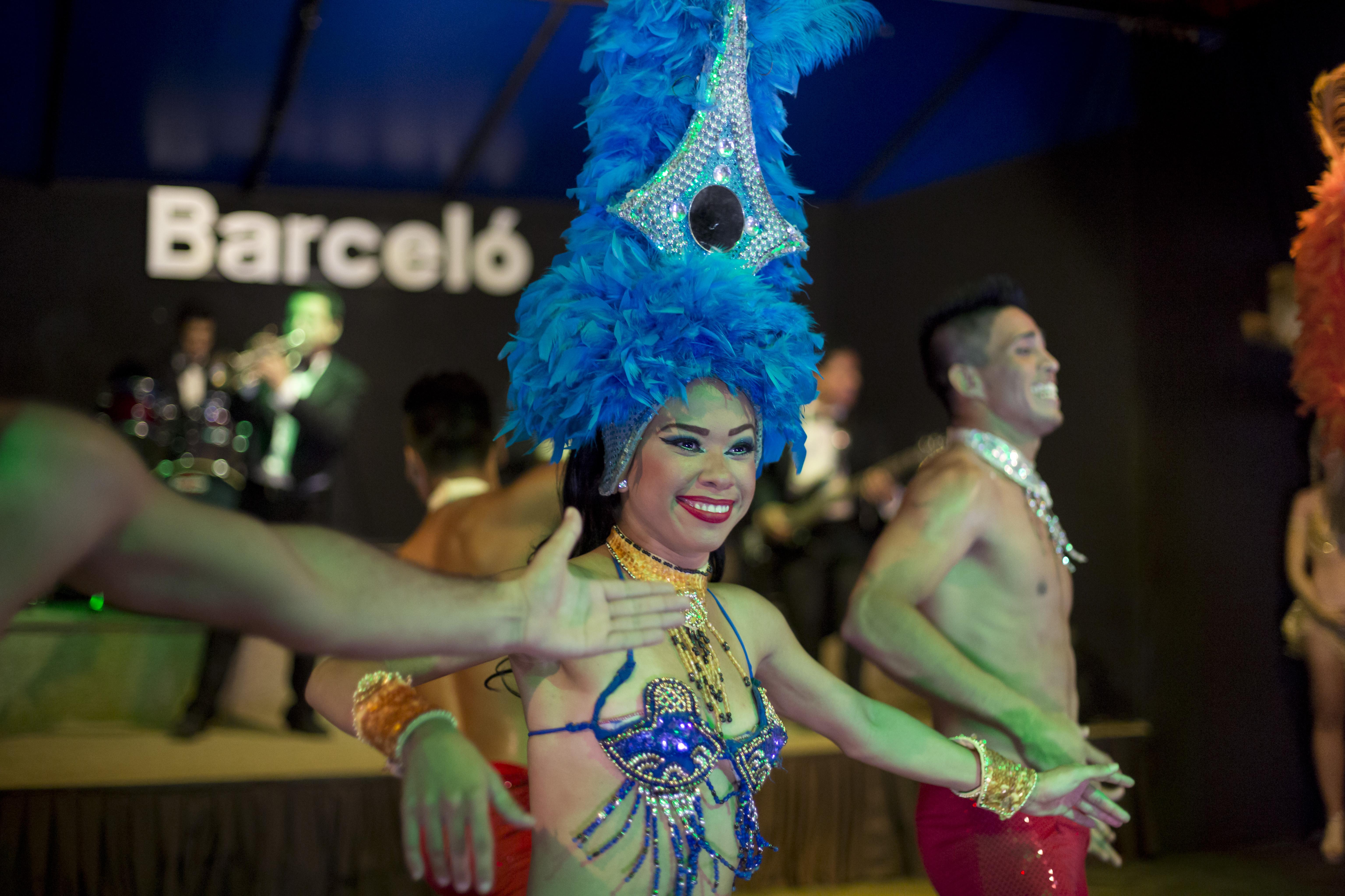 바르셀로 카르미나 - 올 인크루시브 호텔 만사니요 외부 사진 Samba dancers at the 2015 World Cup